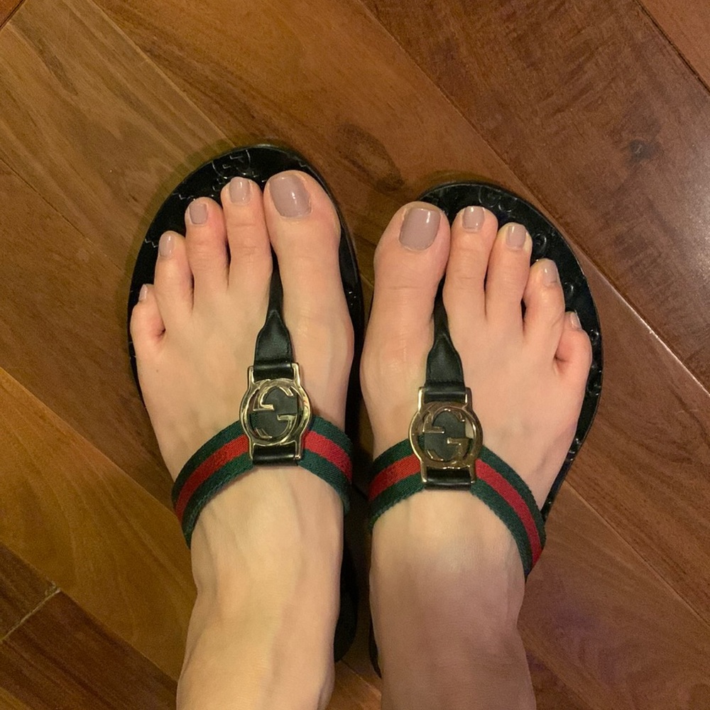 Gucci thong sandals double G